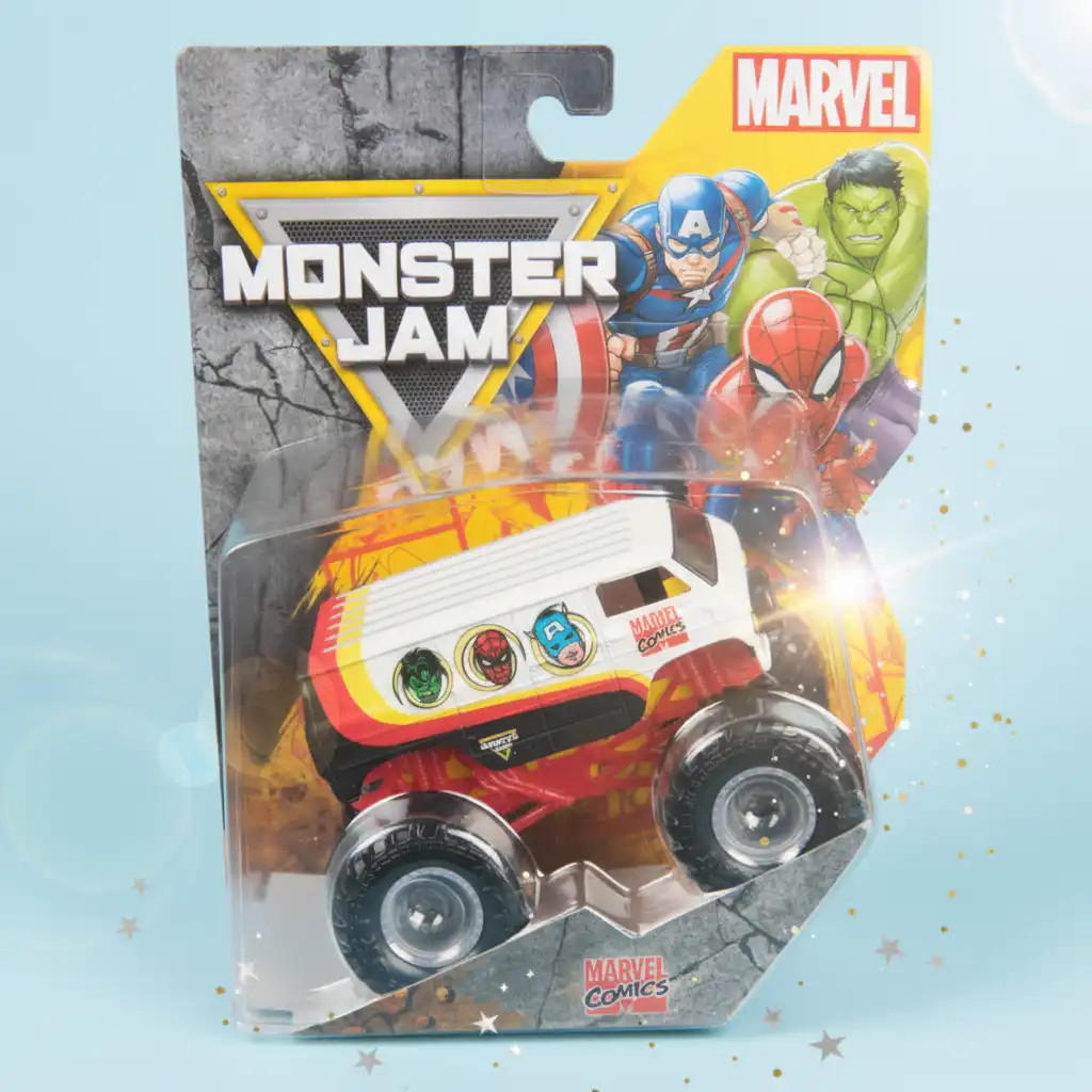 Dominera arenan med oövervinnerliga Marvel-hjältar på fyra hjul.