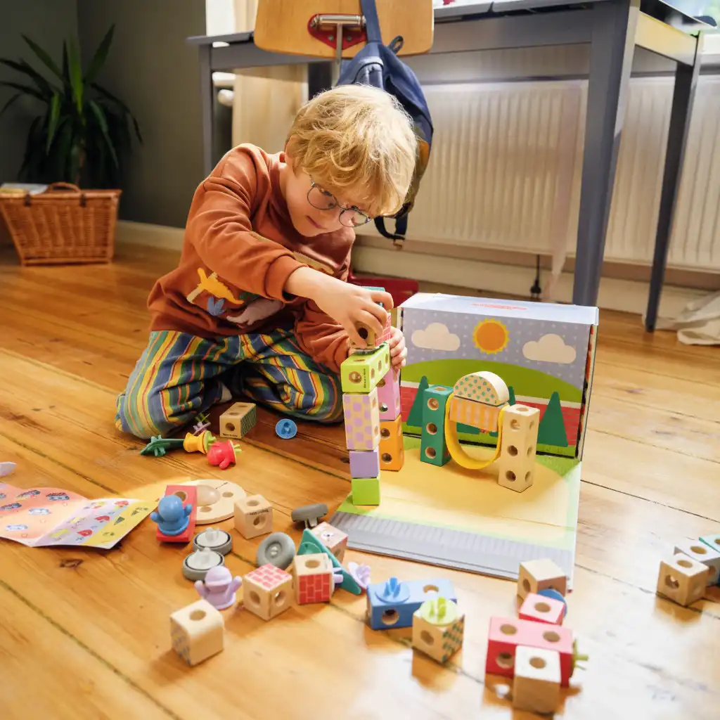 Precisionsgjorda trädelar för säker och rolig lek.